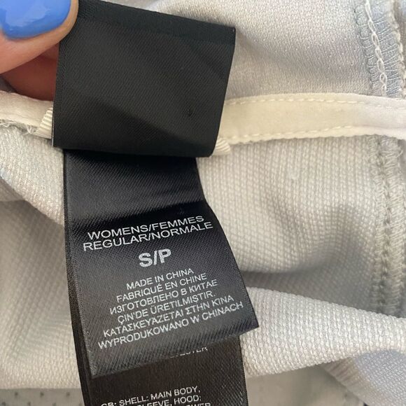 The North Face Women Jacket - Picture 3 of 10